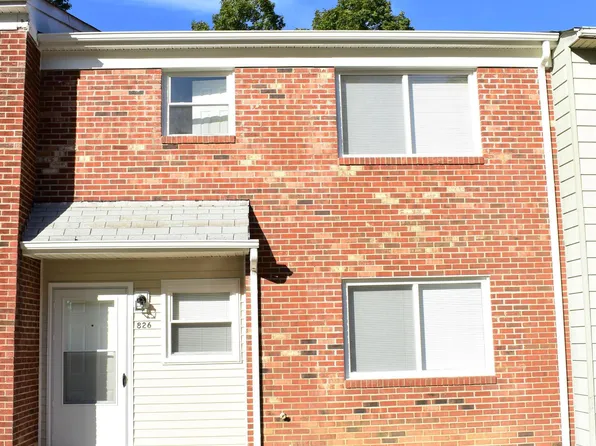826 Sledgehammer Dr, Fredericksburg, VA 22405