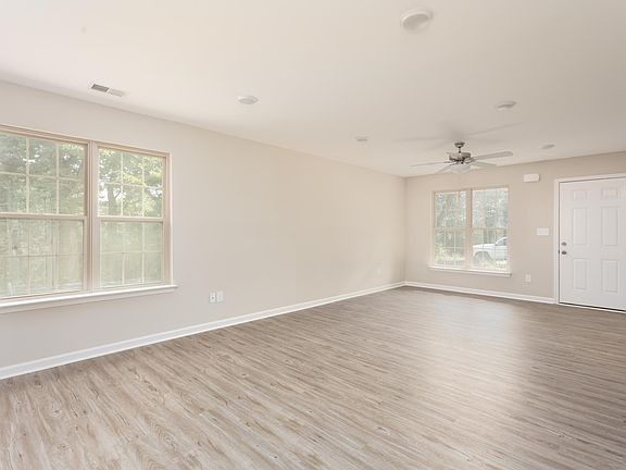 3rd image of 337 Hillcrest Ave