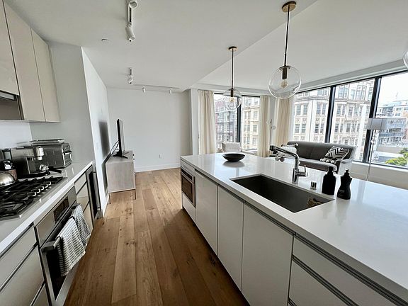 4th image of 1450 Franklin St #505