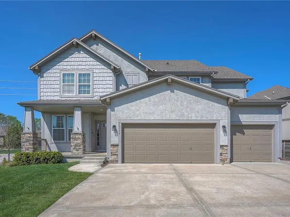 10794 S Race St, Olathe, KS 66061