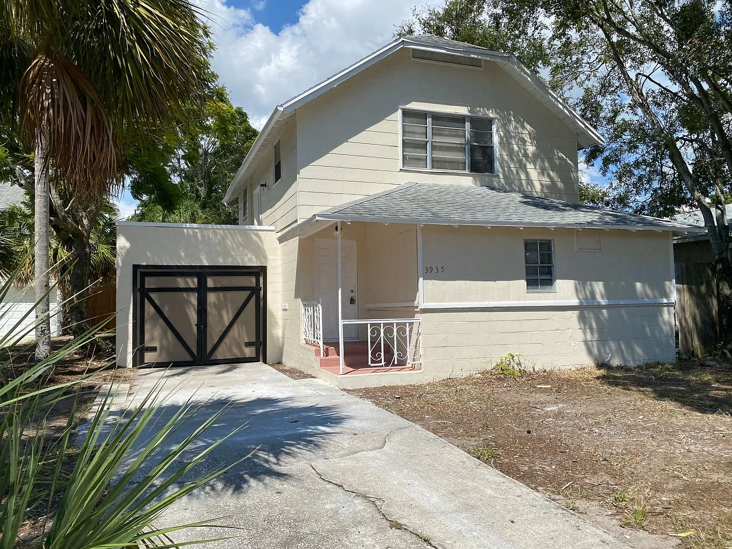 18th Ave S Triplex — Photo 1
