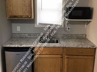 806 W 5th St #18, Morris, MN 56267