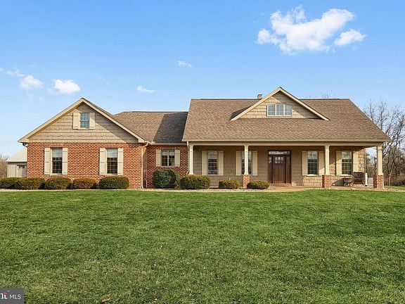 3rd image of 108 Pickett Rd