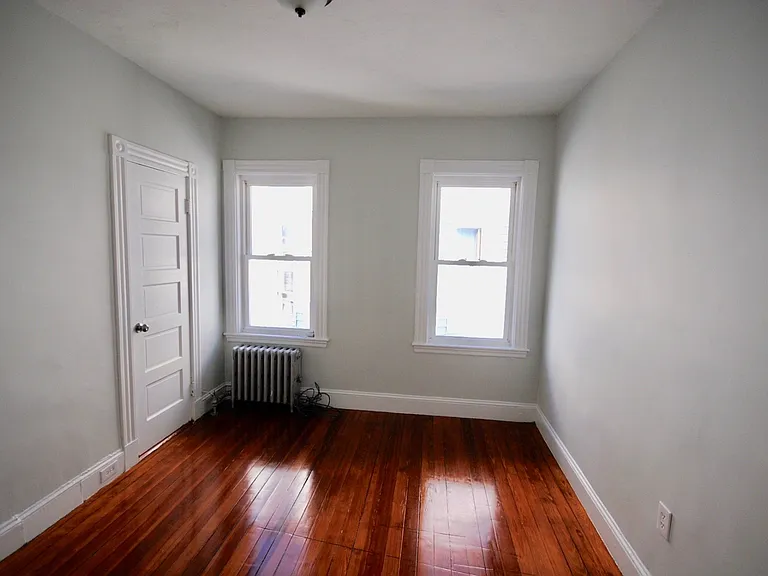 15 Cawfield Street Apartments — Photo 5