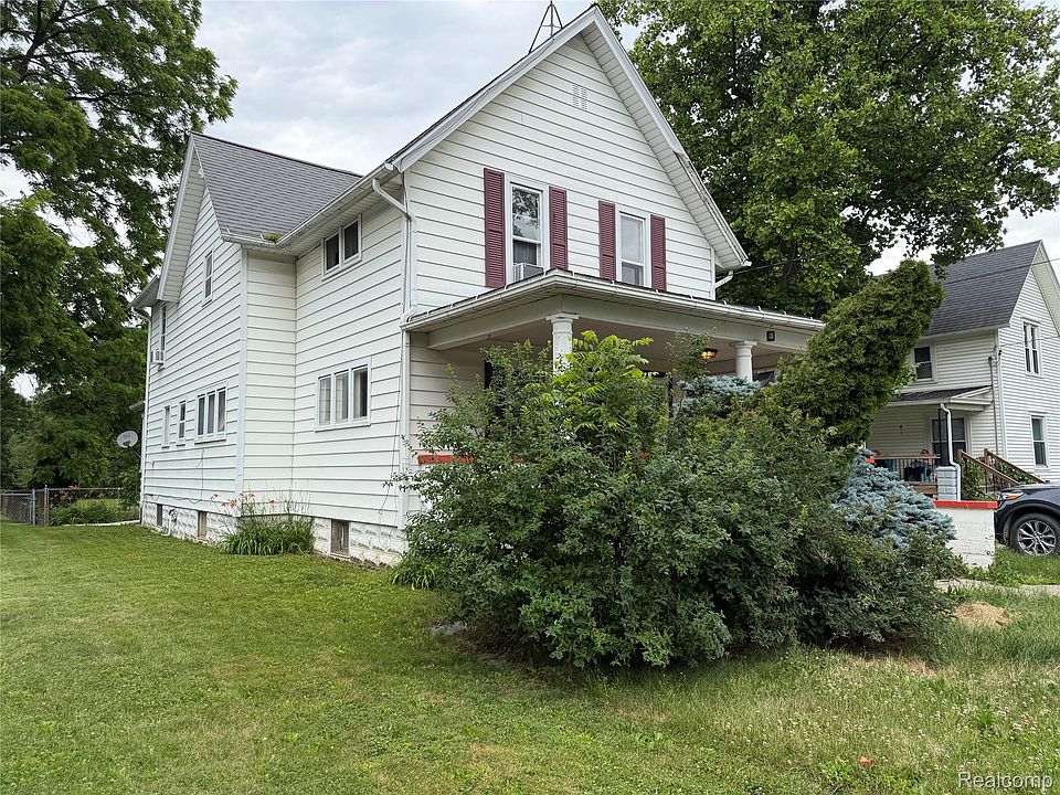 1st image of 718 River St