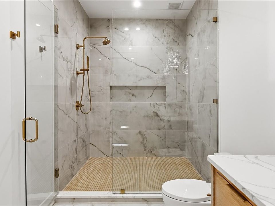 73rd image of 818 Brentview Dr