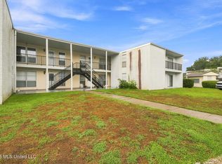 3220 Cumberland Rd #102, Ocean Springs, MS 39564