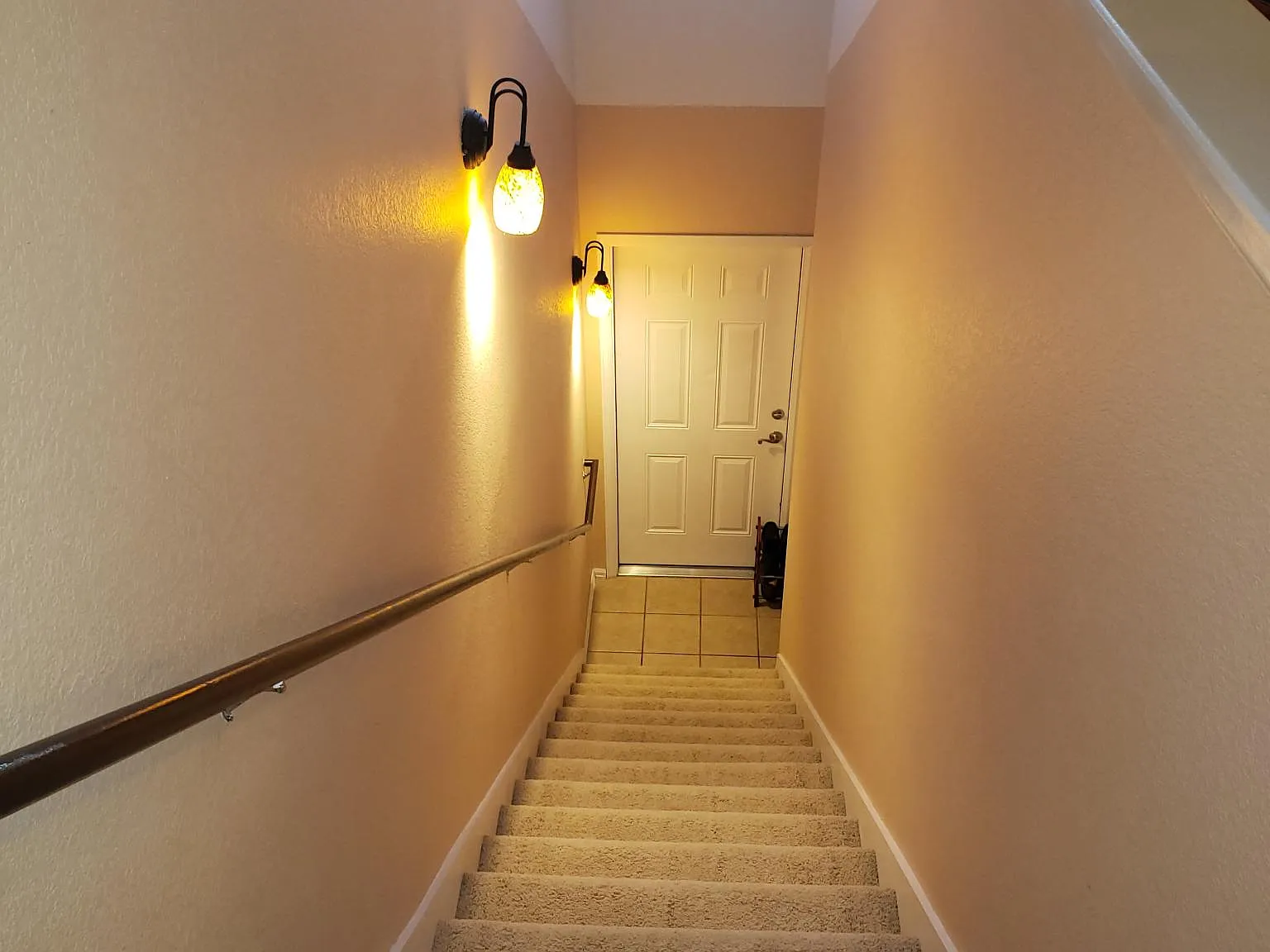 2 bed, 980 sqft, $1,950 — Photo 2