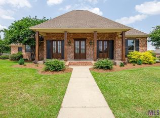 22402 Fairway View Dr, Zachary, LA 70791