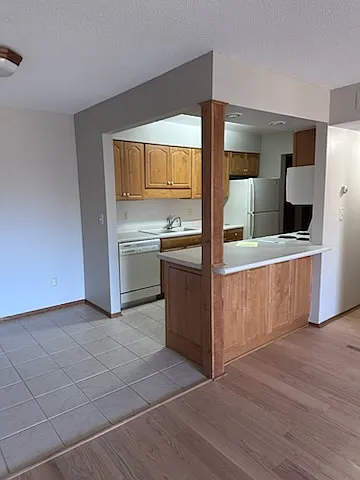 2210 Midland Grove Rd #309 — Photo 2