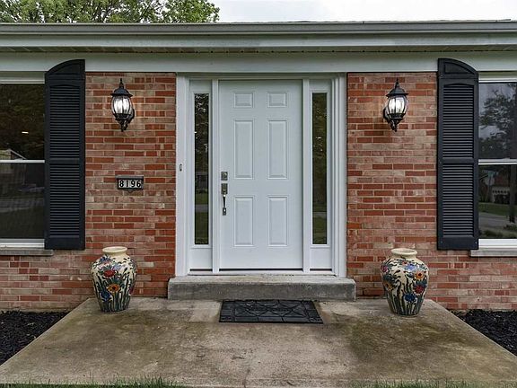 2nd image of 8196 N Dilcrest Cir