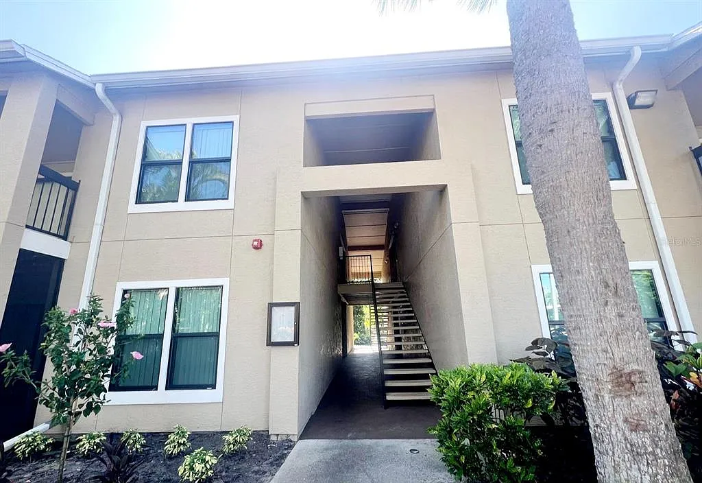 3 bed, 2.0 bath, 1260 sqft, $1,780 — Photo 1