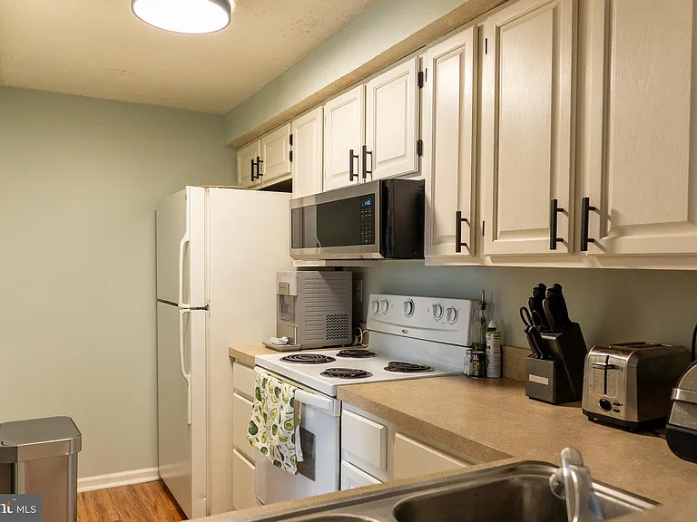 800 Stratford Way #E — Photo 11