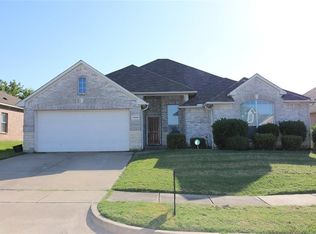 7828 Corona Ct, Arlington, TX 76002