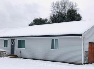 828 Montgomery Rd NE, Newark, OH 43055