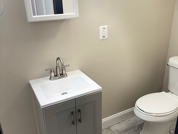 4th image of 625 Parkwyrth Ave