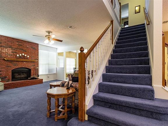 4th image of 2332 Bentley Dr