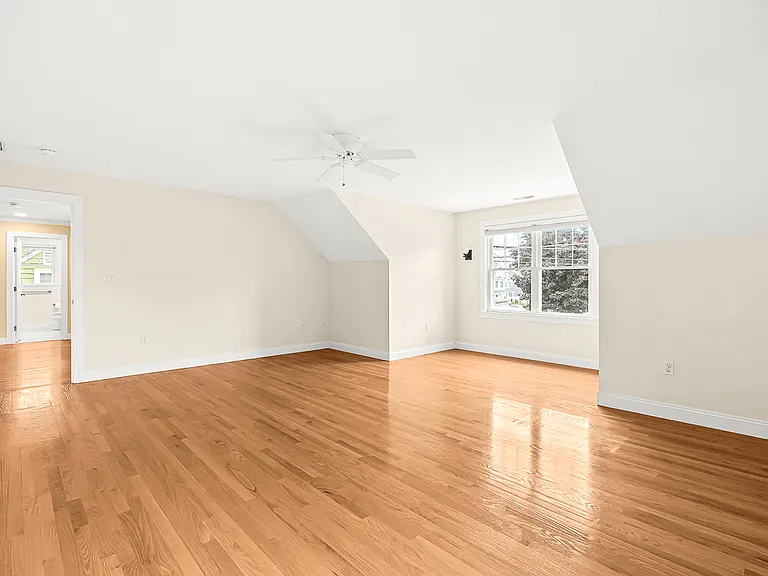 46 Loring Ave — Photo 24