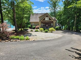 1220 Lakeside Dr, Jacksboro, TN 37757