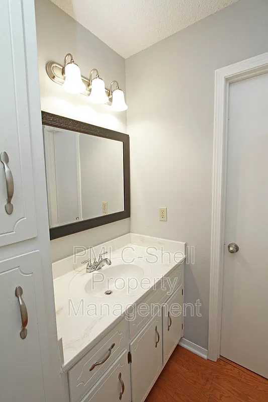 3 bed, 1.5 bath, 1300 sqft, $1,595 — Photo 4