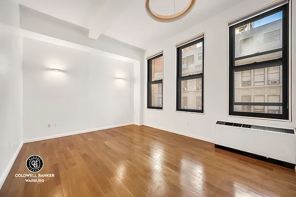 Rented by Coldwell Banker Warburg | media 5