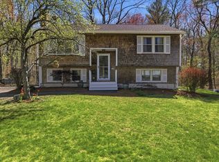 7 Barrows Ct, Norton, MA 02766