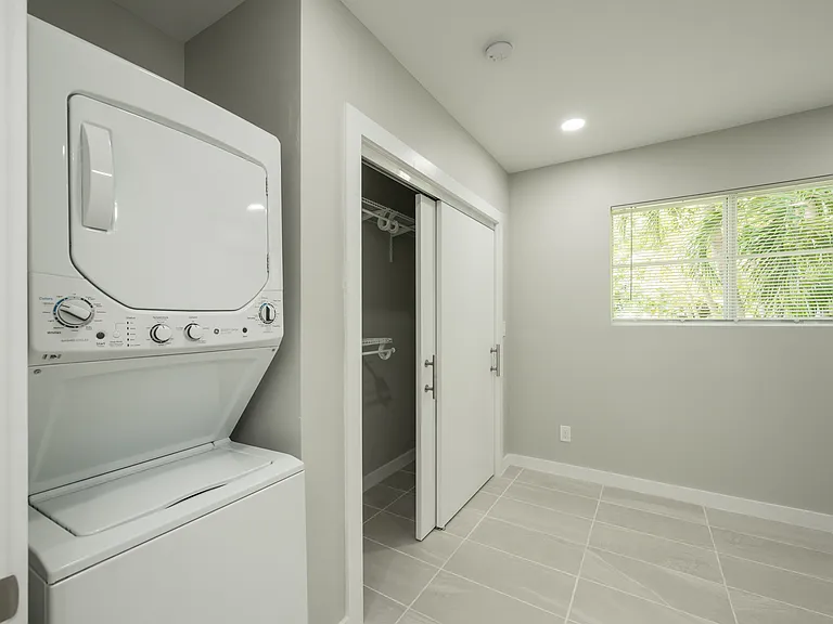 818 Elizabeth St #1 — Photo 6