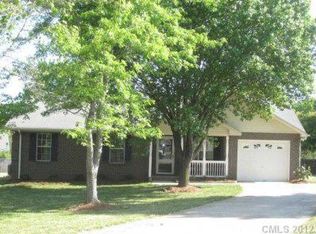 2507 Wren Ct, Wingate, NC 28174