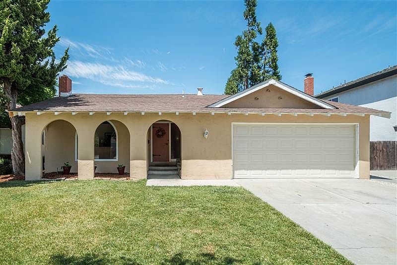 1st image of 371 Los Pinos Way