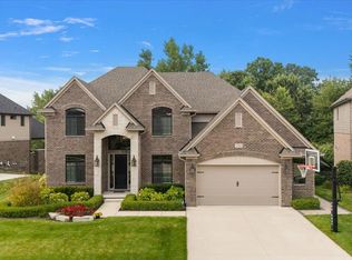 21943 Anita Way E, Macomb, MI 48044