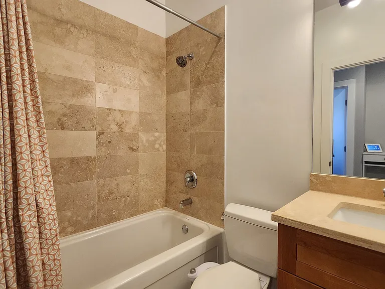 3900 W Cornelia Ave #2W — Photo 24