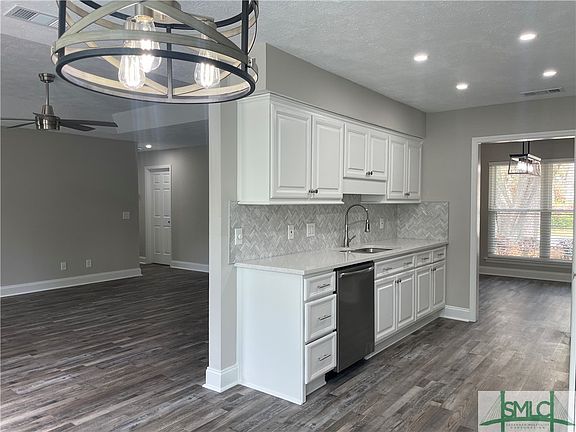 5th image of 109 Blue Heron Drive