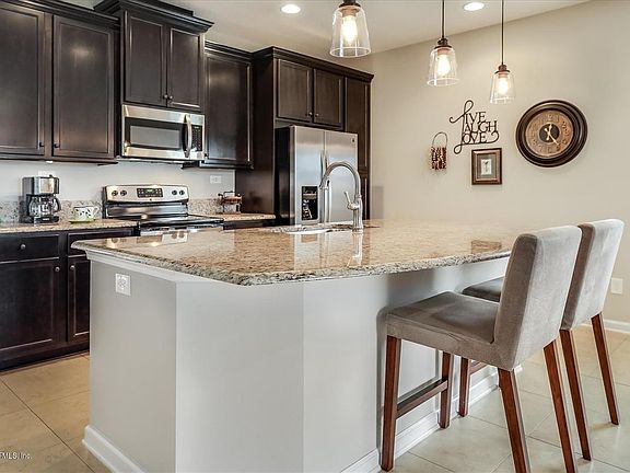 5th image of 77 Benvolio Way