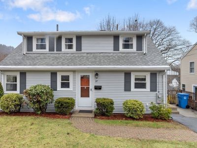 37 Upland Rd, Waltham, MA, 02451