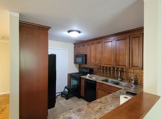4721 Saint Joseph Creek Rd APT 2F, Lisle, IL 60532