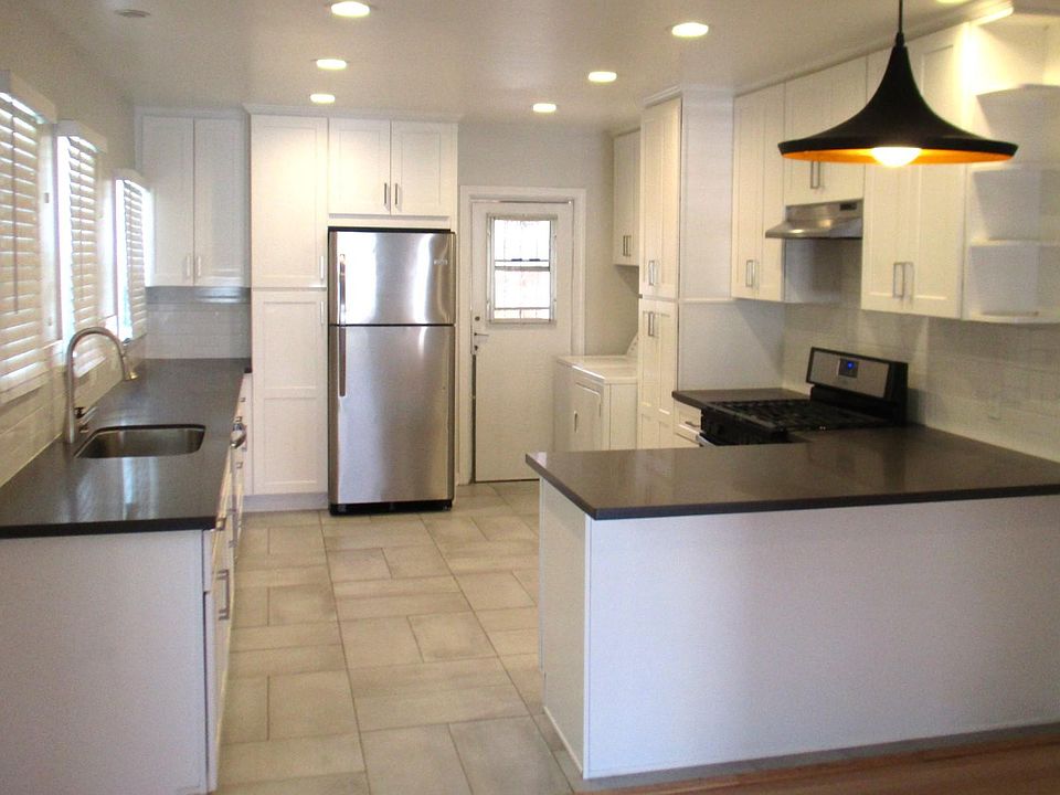 1st image of 2718 W 43rd Pl