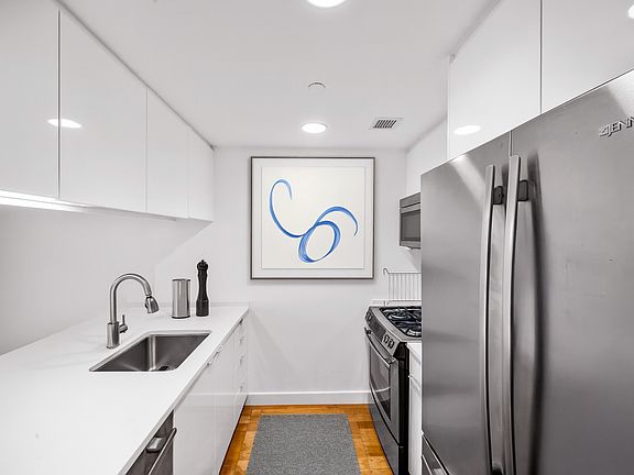 5th image of 1113 York Ave APT 19A