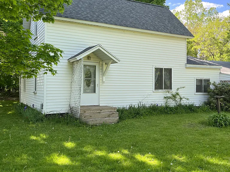 11099 Forteen Mile Rd NE — Photo 1