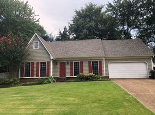 301 E Lawnwood Dr, Collierville, TN 38017