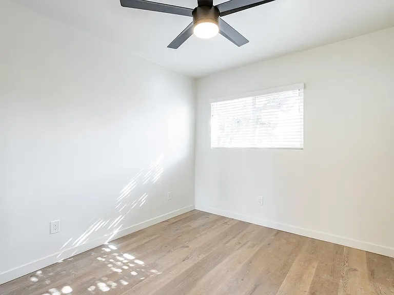 4511 Utah St — Photo 12