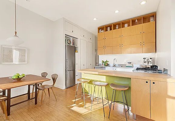 3rd image of 225 E 4th St APT 24