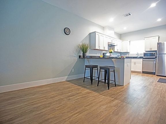 Dining&KitchenStaged