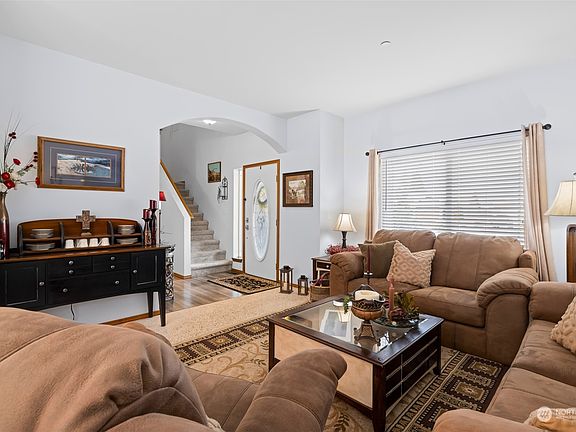 4th image of 220 Juniper Lane
