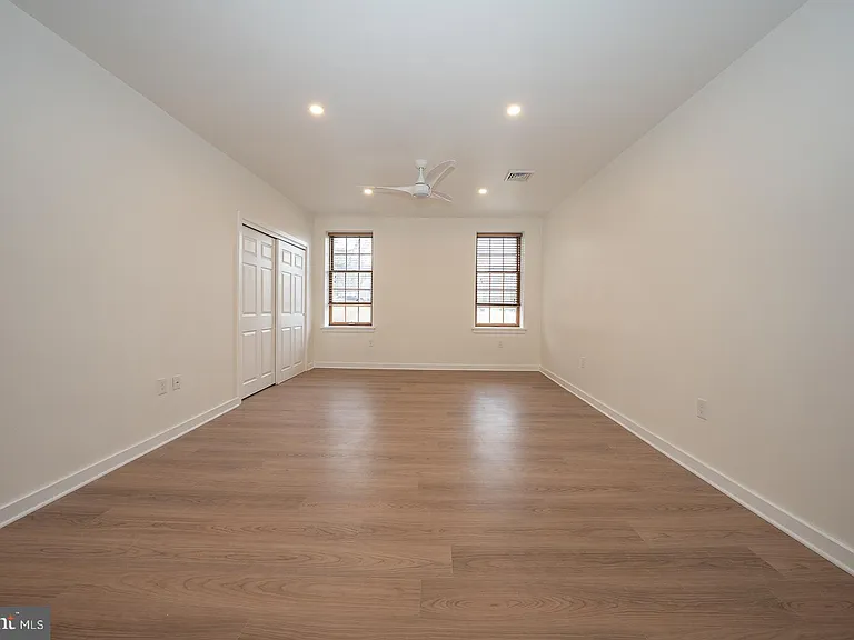 42 N Waterloo Rd #38 — Photo 12