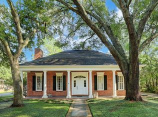 8432 Burkhart Rd, Houston, TX 77055