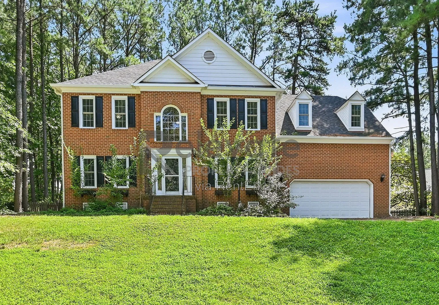 4 bed, 2.5 bath, 2564 sqft, $3,200 — Photo 1