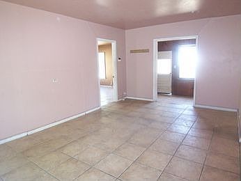 3rd image of 406 Montrose St