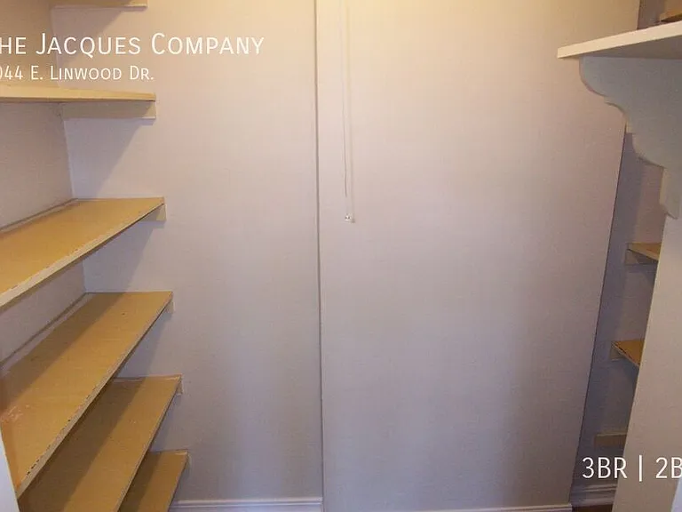 1044 E Linwood Dr — Photo 13