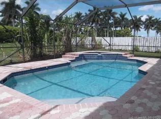 18611 SW 15th St, Pembroke Pines, FL 33029