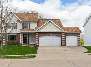 3606 Raleigh Ave, Bettendorf, IA